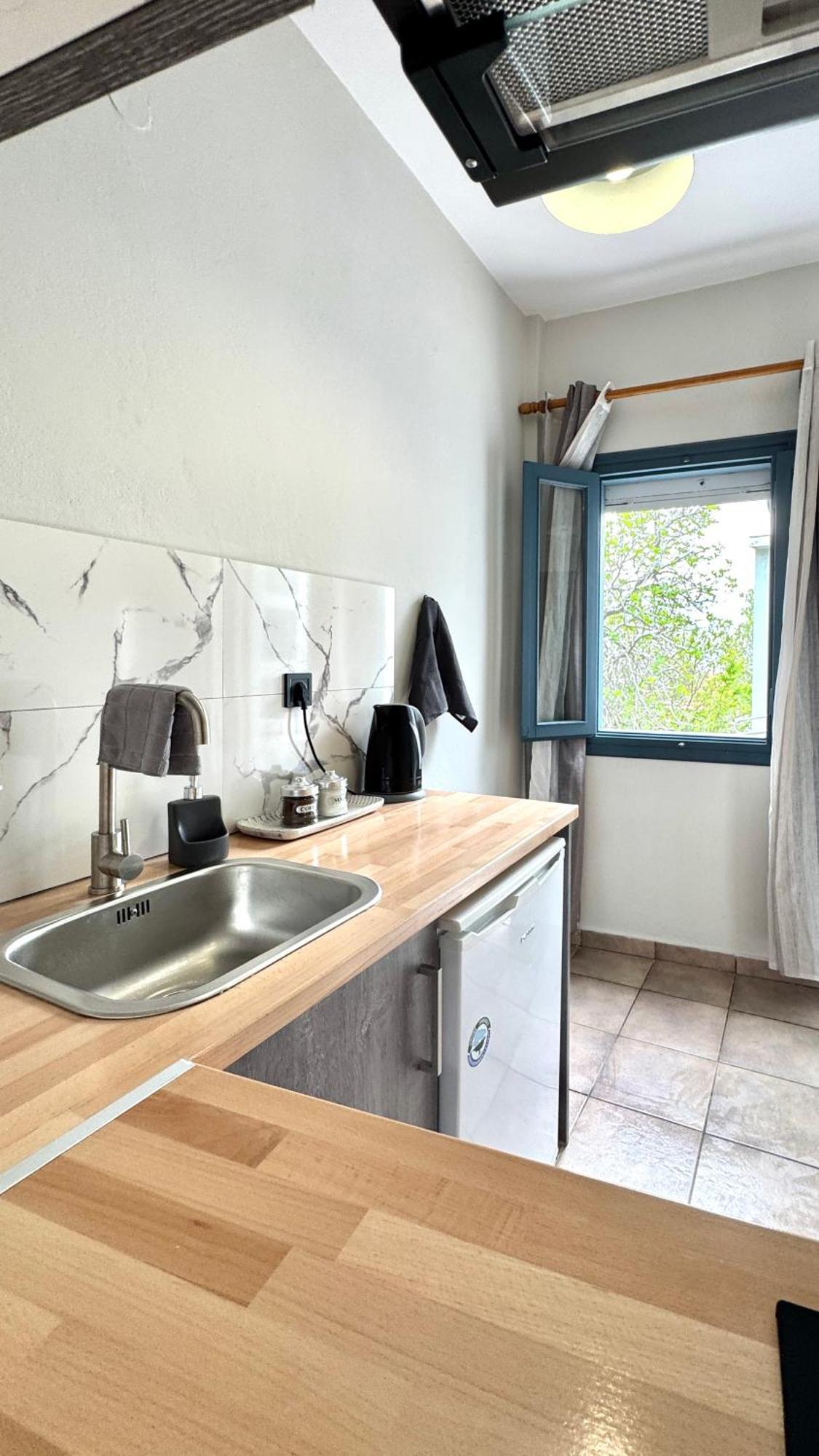 Melinda'S Cozy Apartments Plomari Bagian luar foto